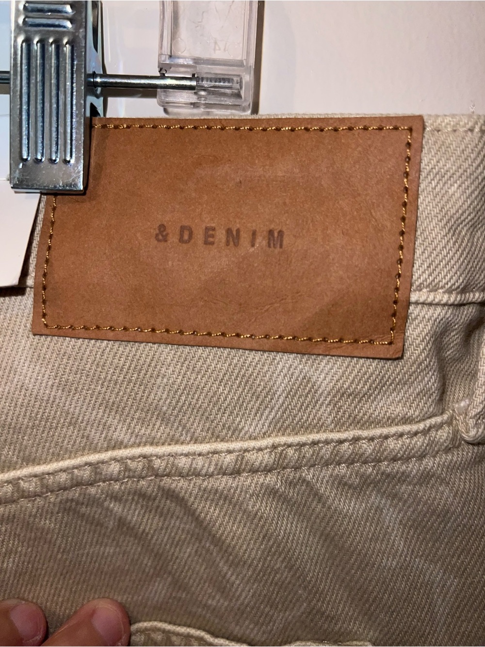 H&M Women's Wide-Leg Jeans in Light Beige - Picture 4 of 5